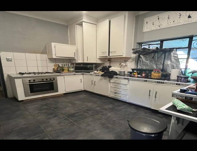 4 BEDROOM HOUSE FOR SALE IN NOORDHOEK